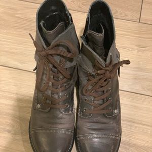 Taos Crave boots. US size 6-6.5